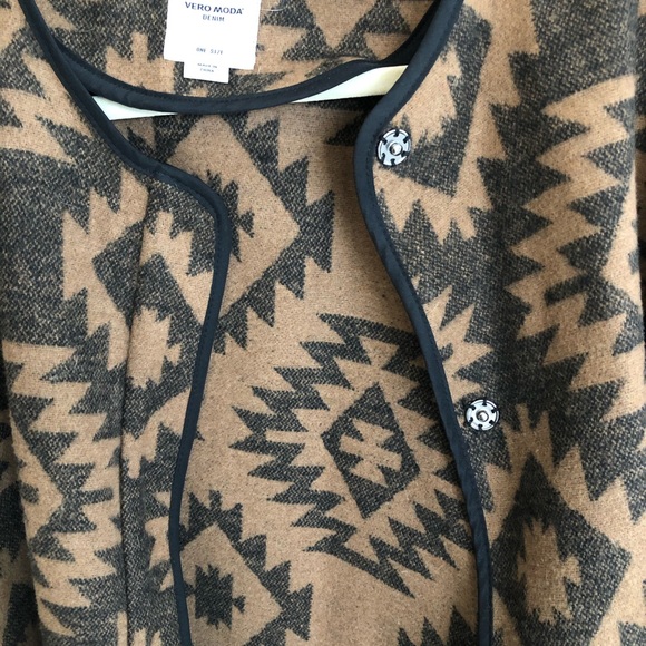 Vero Moda Poncho - Picture 3 of 3